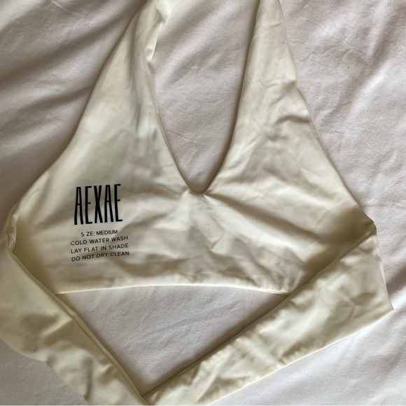 AEXAE. Halter Top Cream. Medium - Picture 3 of 4